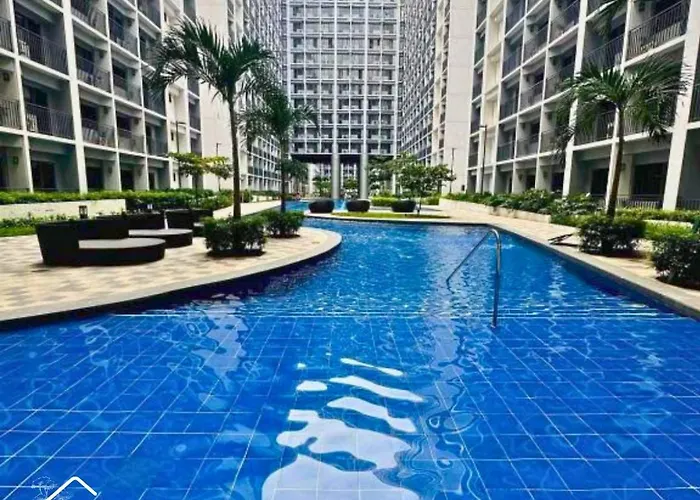 Tom's Place * Manila